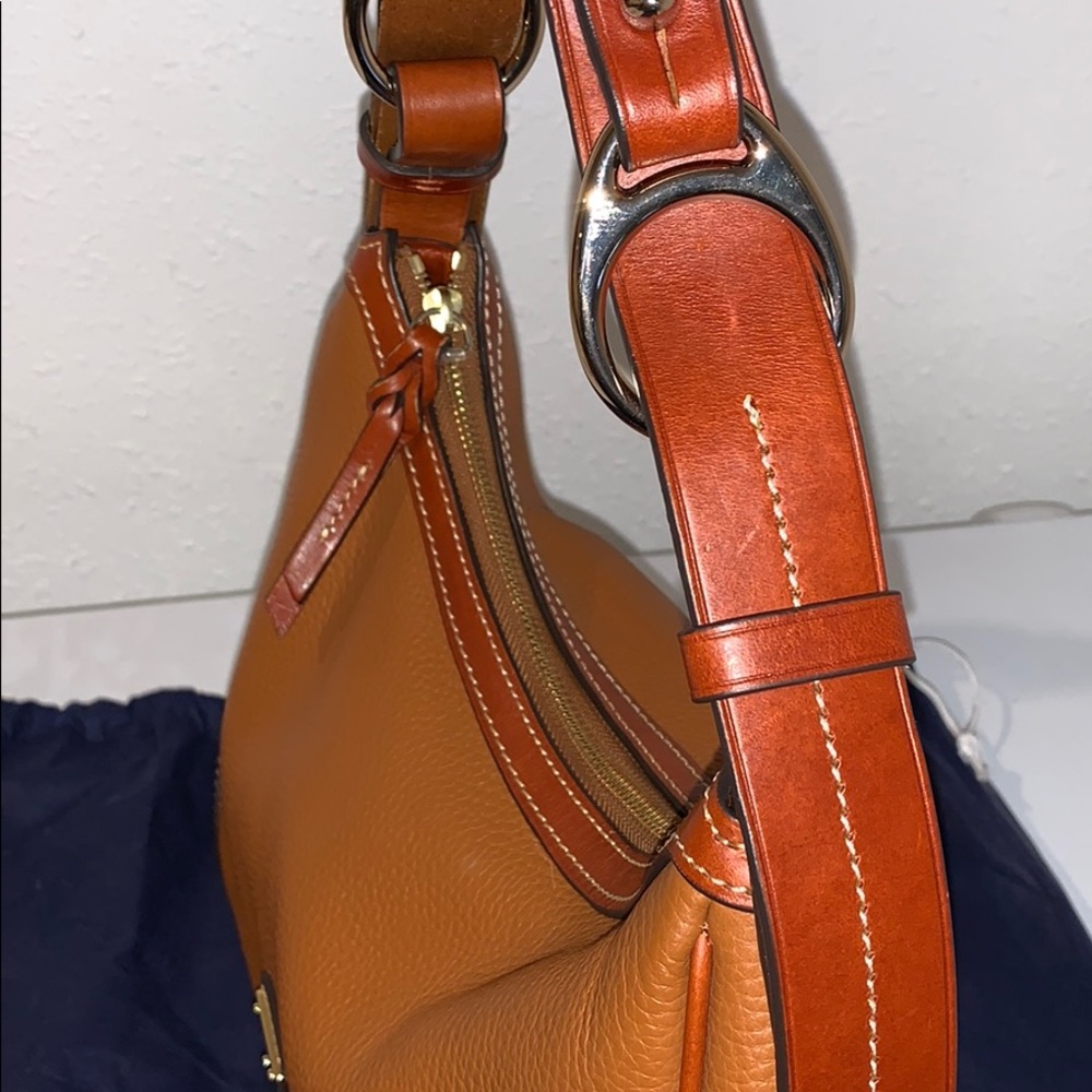 Authentic Dooney & Bourke Shoulder Bag - Picture 4 of 7